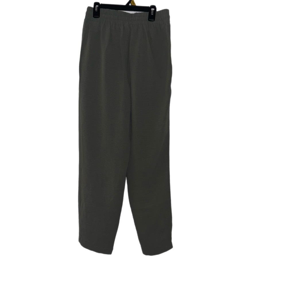 Madeline Jones light weight casual pants with draw string and pockets - Picture 4 of 9